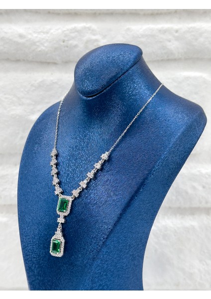 Özel Tasarım Zümrüt Taşlı V Model Kadın Gümüş Kolye fiyatları