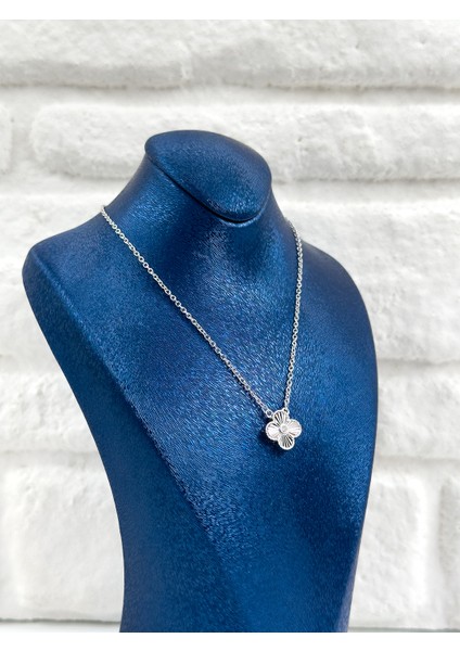 Tekli Spor Yonca Kadın Gümüş Kolye fiyatları