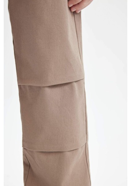 Erkek Çocuk Bağcıklı Beli ve Paçası Lastikli Cepli Jogger Gabardin Pantolon C7577A824WN