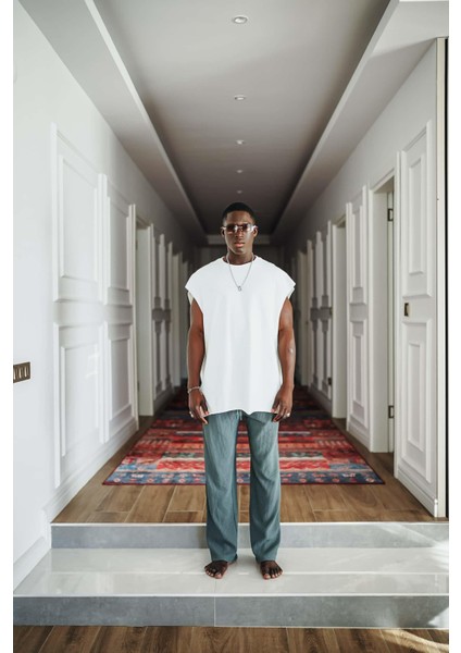 Oversize Dokulu Yuvarlak Yaka Kolsuz T-Shirt Beyaz