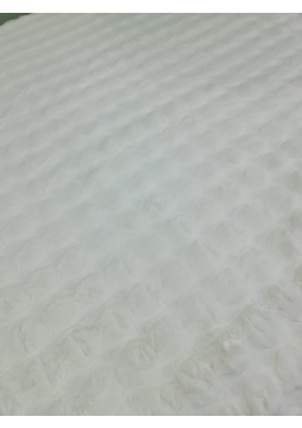 Konforsa Beyaz Modern Tavşan Tüyü Bubble Desenli Halı – Yumuşak Dokulu, Leke Tutmaz, Kaymaz Tabanlı modelleri