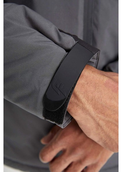 Fit Termometreli Mont Su İtici Rüzgar Geçirmez Slim Fit Dar Kesim Kapüşonlu Fermuarlı A2756AX24WN