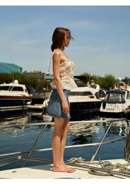 Gül Detaylı Askılı Bluz - Krem Krem - 36
