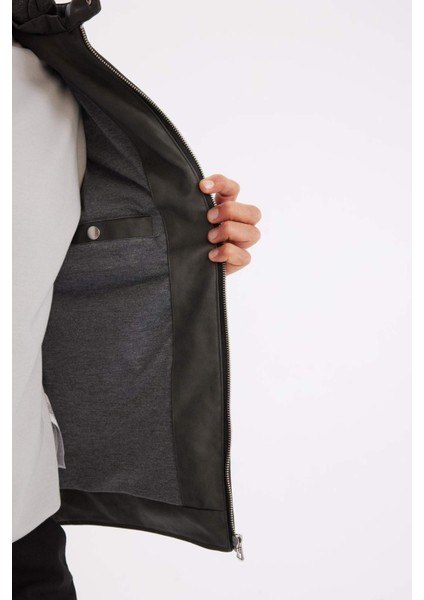 Antrasit Su İtici Slim Fit Dar Kesim Çıkarılabilir Kapüşonlu Fermuarlı Cepli Suni Deri Mont R2523AZ24WN