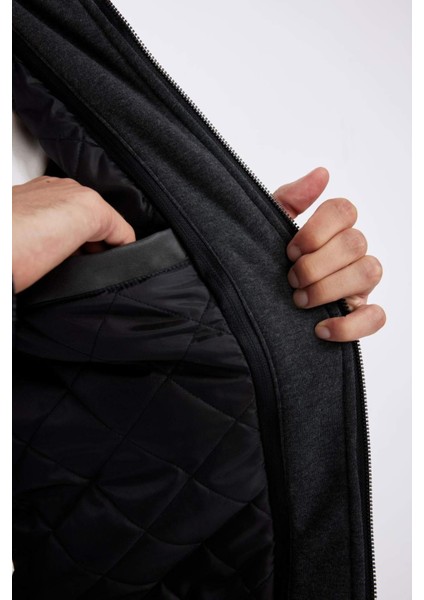 Su İtici Slim Fit Dar Kesim Çıkarılabilir Kapüşonlu Fermuarlı Cepli Suni Deri Mont N9682AZ24WN
