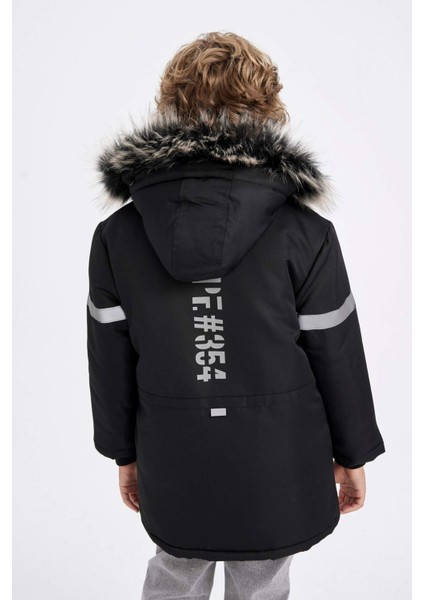 Erkek Çocuk Çıkarılabilir Suni Kürk Yaka Kapüşonlu Pelüş Astar Parka C8786A824WN