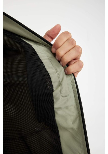 Su İtici Slim Fit Dar Kesim Kapüşonlu Fermuarlı Mevsimlik Baharlık Mont C5821AX24AU