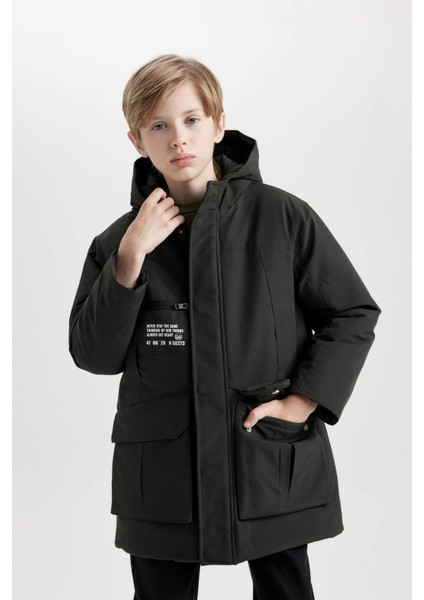 Erkek Çocuk Su Geçirmez Kapüşonlu Fermuarlı Çıtçıtlı Cepli Parka C8902A824WN