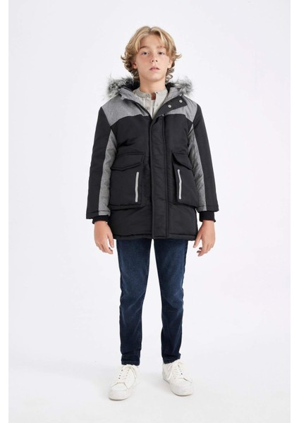 Erkek Çocuk Çıkarılabilir Suni Kürk Yaka Kapüşonlu Pelüş Astar Parka C8990A824CW
