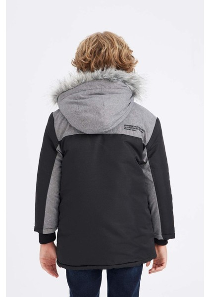 Erkek Çocuk Çıkarılabilir Suni Kürk Yaka Kapüşonlu Pelüş Astar Parka C8990A824CW