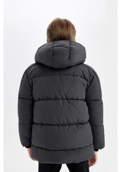 Erkek Çocuk Su Geçirmez Kapüşonlu Parka C8919A824WN