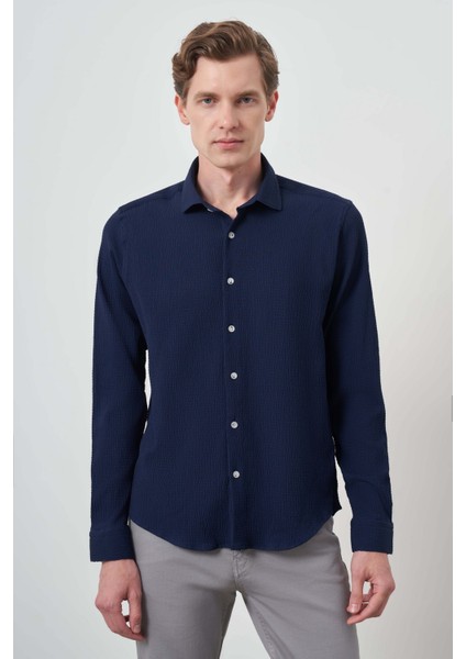 Erkek Lacivert Gofre Trend Desenli Dynamic Fit Italyan Yaka Gömlek