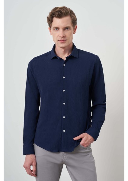 Erkek Lacivert Gofre Trend Desenli Dynamic Fit Italyan Yaka Gömlek