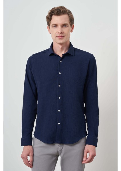 Erkek Lacivert Gofre Trend Desenli Dynamic Fit Italyan Yaka Gömlek