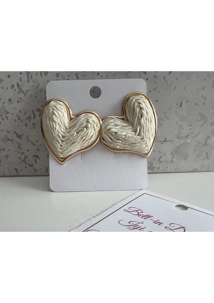 Kalp Hasır Dokulu Beyaz Çelik Kadın Küpe fırsatları