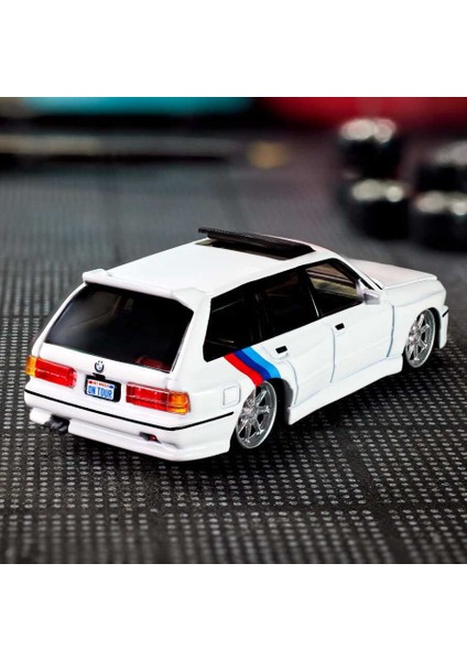 Hotwheels 1990 Bmw 318İ Touring HNJ60 indirimleri
