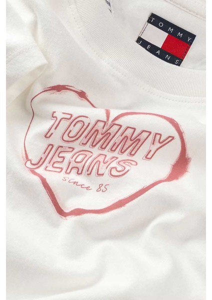 Kadın Th Slim Fit Kalp Baskılı Tişört – Ekru fiyatları