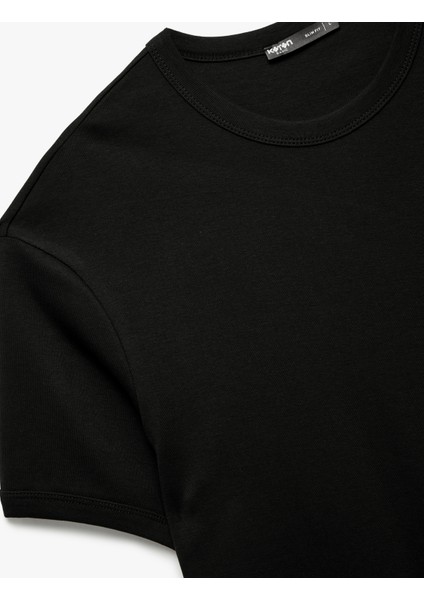 Kısa Kollu Bisiklet Yaka Pamuklu Basic Dar Kalıp Tişört modelleri