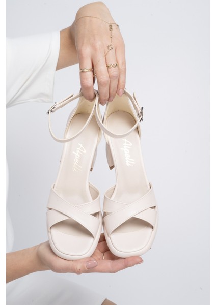 Kadın Bej Çapraz Platformlu Abiye Ayakkabı fırsatları