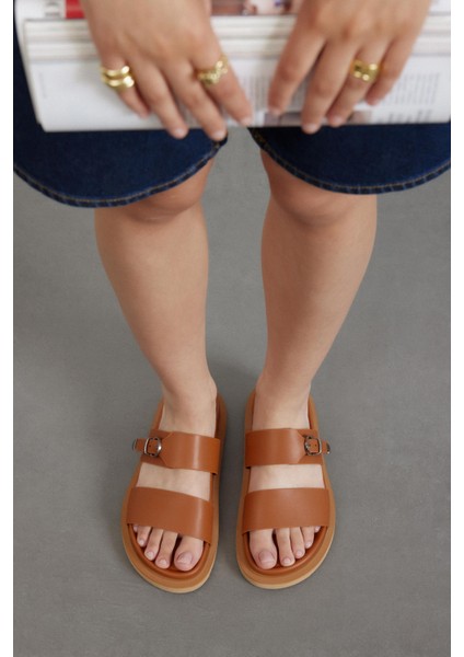 Taba Cilt Kalın Bantlı Tek Toka Detaylı Kadın Terlik