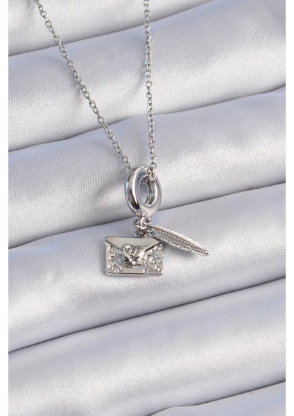 Bfs 316L Çelik Gümüş Renk Kalp Detay Mektup Figür Charm Model Kadın Kolye