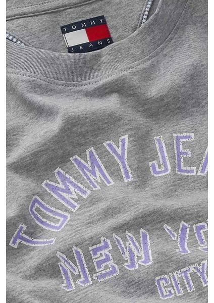 Kadın Varsity Logolu Relaxed Fit T-Shirt - Gri Melanj fiyatları