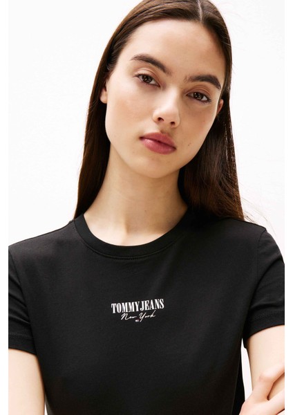 Kadın Slim Fit Logolu T-Shirt - Siyah fırsatları