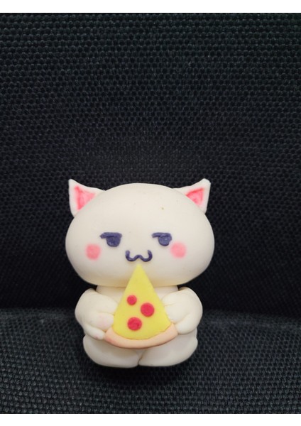 Mini Şef Kedi Figürü – Elinde Pizza Tutan Sevimli Dekoratif Obje fiyatları