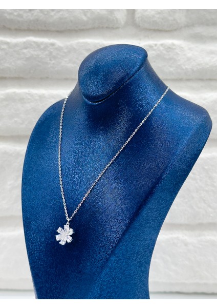 Zirkon Taşlı Çiçek Modeli Kadın Gümüş Kolye - Çiçek Kolye fiyatları