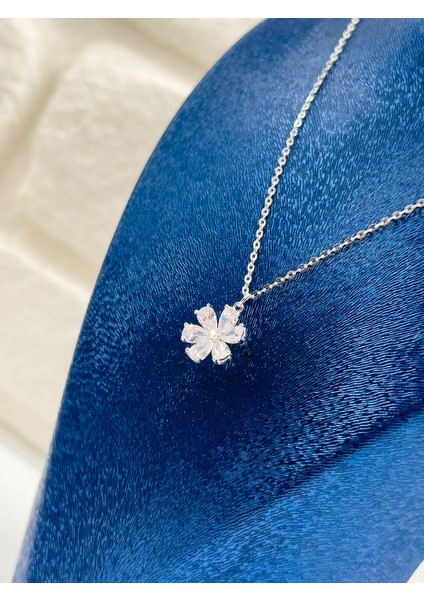 Zirkon Taşlı Çiçek Modeli Kadın Gümüş Kolye - Çiçek Kolye fırsatları