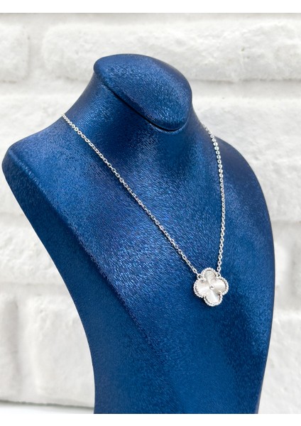 Spor Taşsız Yonca Kadın Gümüş Kolye
