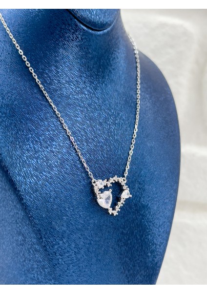 Zirkon Taşlı Kalpli Kadın Gümüş Kolye fırsatları
