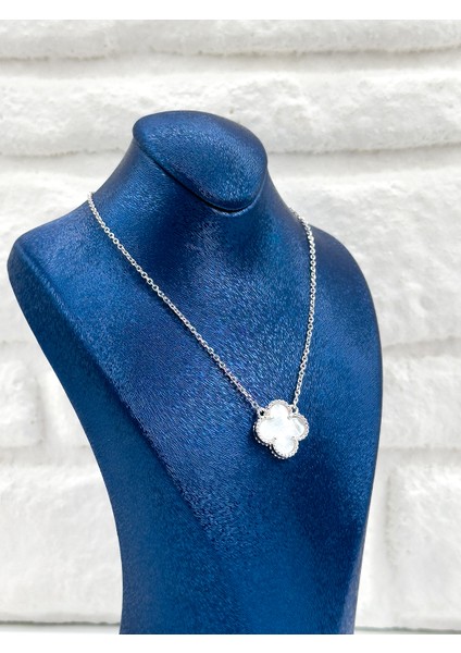 Tekli Sedef Taşlı Yonca Kadın Gümüş Kolye modelleri