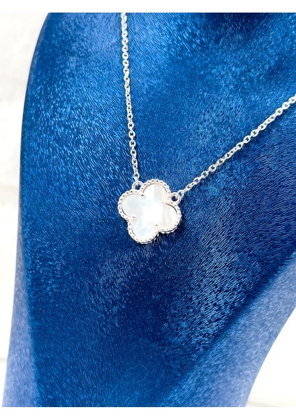 Tekli Sedef Taşlı Yonca Kadın Gümüş Kolye fırsatları