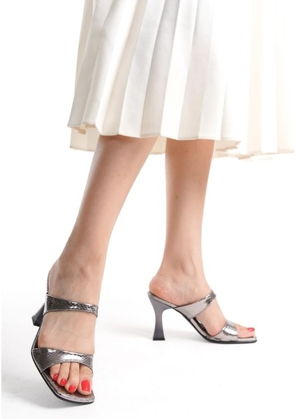 Lumière Fransız Topuk Terlik