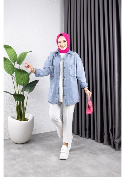 Kadın Taş Detaylı Kar Yıkamalı Denim Kot Ceket