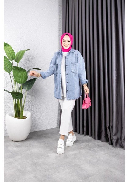 Kadın Taş Detaylı Kar Yıkamalı Denim Kot Ceket