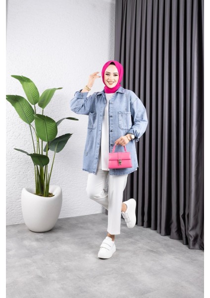 Kadın Taş Detaylı Kar Yıkamalı Denim Kot Ceket