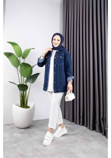 Kadın Siyah Kar Yıkamalı Cepli Denim Kot Ceket