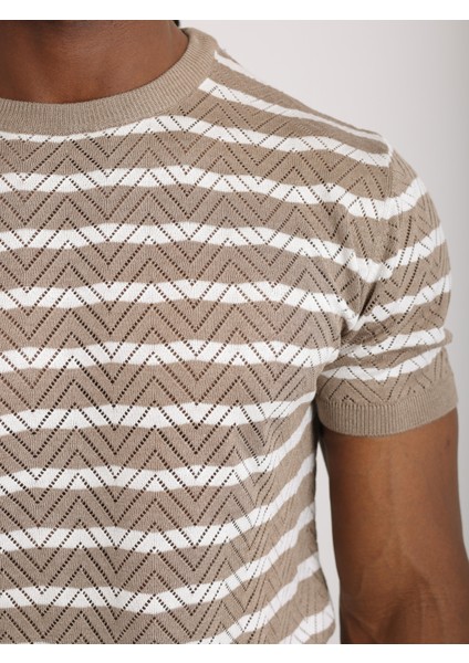 Erkek Bej Desenli Triko Tişört – Kısa Kollu, Slim Fit fiyatları