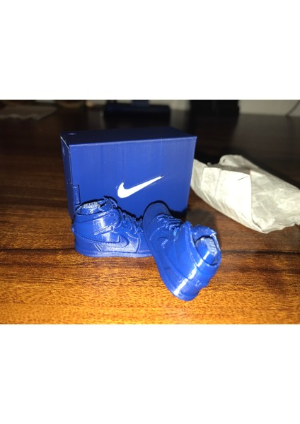 Kutu ile Nike Jordan 1 Ayakkabı (Anahtarlık) (Sadece Plastik Aparattır) 3D modelleri