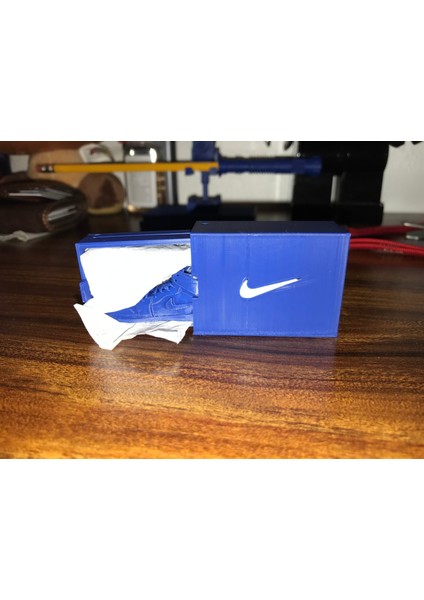 Kutu ile Nike Jordan 1 Ayakkabı (Anahtarlık) (Sadece Plastik Aparattır) 3D fırsatları