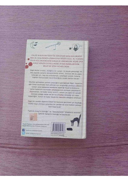 Saftirik Vampirin Günlüğü, Ölümsüzlerin Duygularını Anlatan Tim Collins'in Romanıdır. 2 El Cok Temiz Kondisyonda