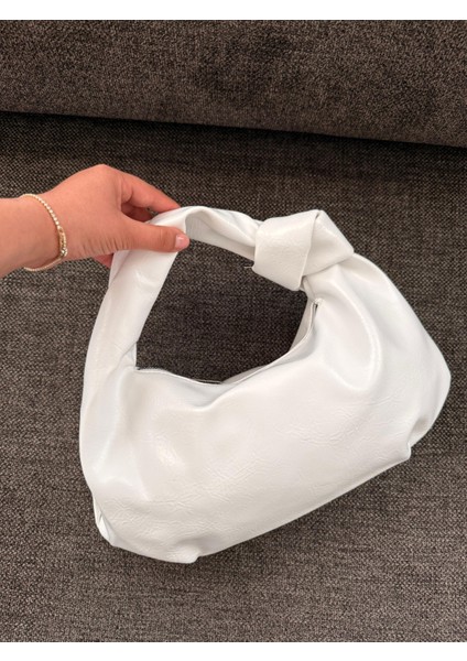 Şık ve Kullanışlı Siyah Kadın Kol Çantası Günlük ve Özel Günler Için Ideal modelleri