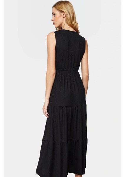 Maxi Boy Örme Elbise V Yaka Çiçek Desen Rahat Kalıp Yazlık ve Şık Zarifane Tasarım fiyatları