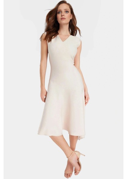 Rahat ve Şık Midi Elbise Polyester Elastan Dokuma Kumaş Konforlu Kesim Günlük Kullanım Için