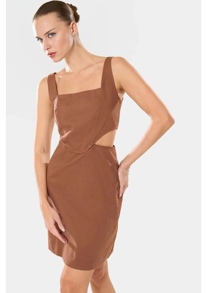 A Line Gabardin Mini Elbise Kolsuz Kare Yaka Cut Out Detay Pamuk Rahat Kullanım fiyatları