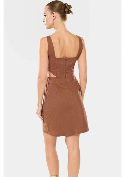 A Line Gabardin Mini Elbise Kolsuz Kare Yaka Cut Out Detay Pamuk Rahat Kullanım modelleri