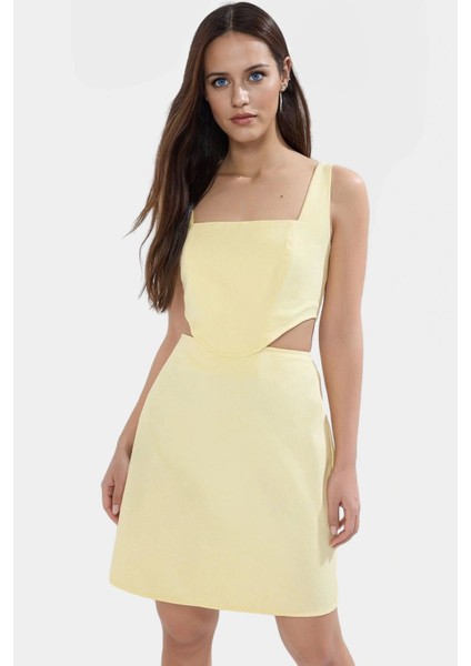 A Line Gabardin Mini Elbise Kolsuz Kare Yaka Cut Out Detay Pamuk Rahat Kullanım fiyatları