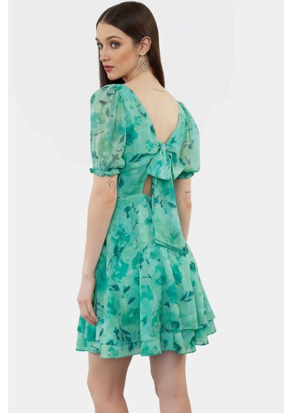 Yazlık Kadın Mini Elbise Polyester Şifon Dokuma Astarlı Şık Görünüm Özenle Seçilmiş Modern Stil